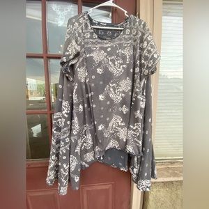 Magnolia Pearl flare bottom tee